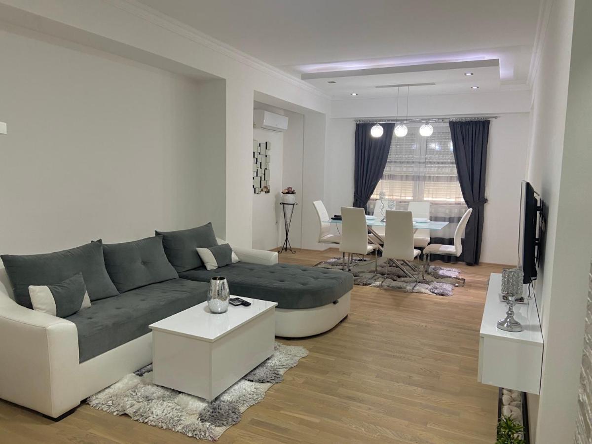קומאנובו Royal King Apartment מראה חיצוני תמונה
