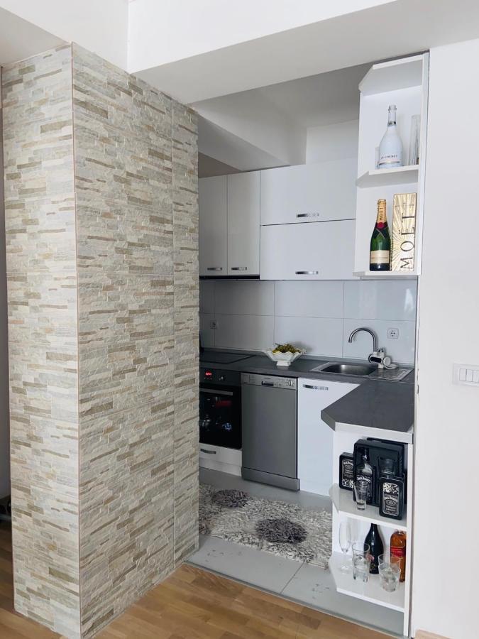 קומאנובו Royal King Apartment מראה חיצוני תמונה