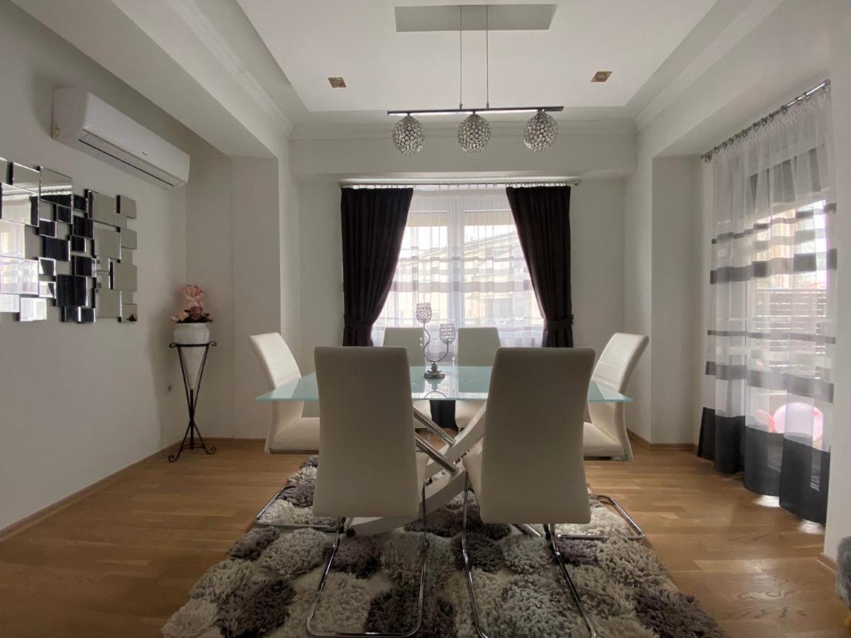 קומאנובו Royal King Apartment מראה חיצוני תמונה